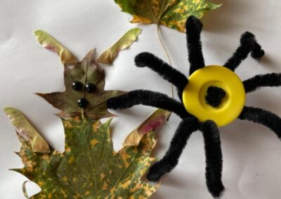 2025_Sep_1B_Blättermännchen und Spinnen