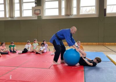 1b_Dez/März_2025/2026_Judo mit Herrn Tomasini